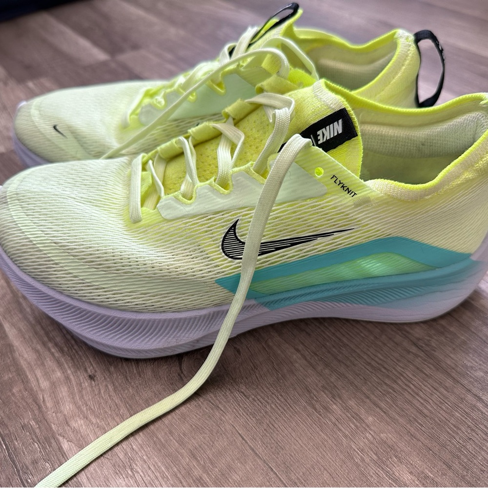 Nike Zoom Fly 4 sz 8